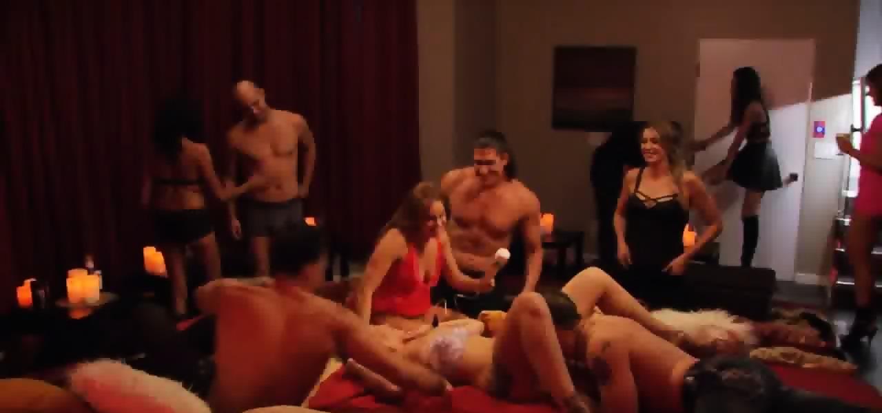 Sexo grupal em um clube de suingue